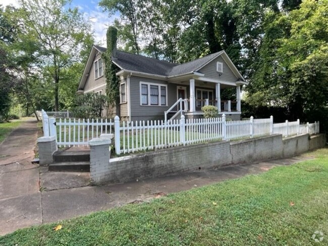 Building Photo - Introducing WesleyHeights401, a charming 3... Rental