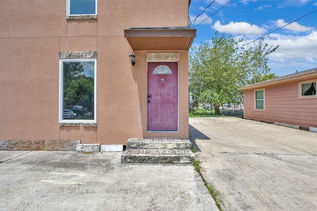 Photo - 11375 Allwood St