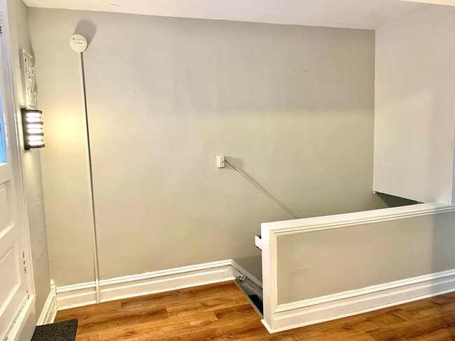 Building Photo - 228 S Madison St Unit 1