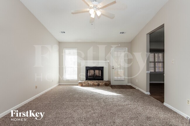 Photo - 150 Domino Ct