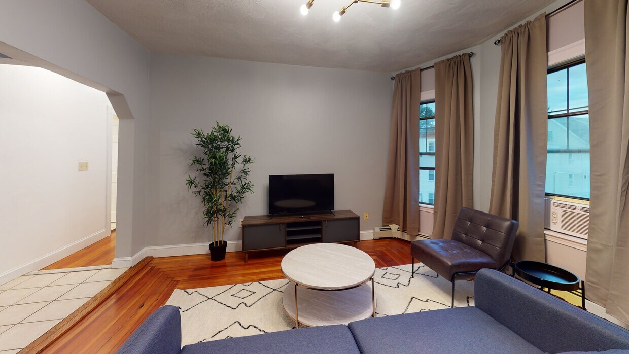 Photo - Private bedroom in 4 bed/1 bath Home