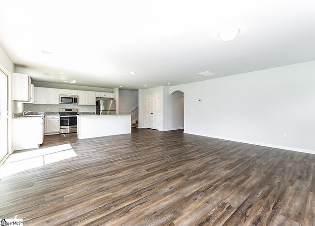 Photo - 215 Kelly Farm Rd