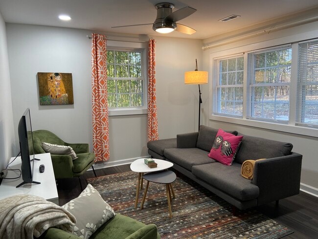 Photo - 421 W Corbin St