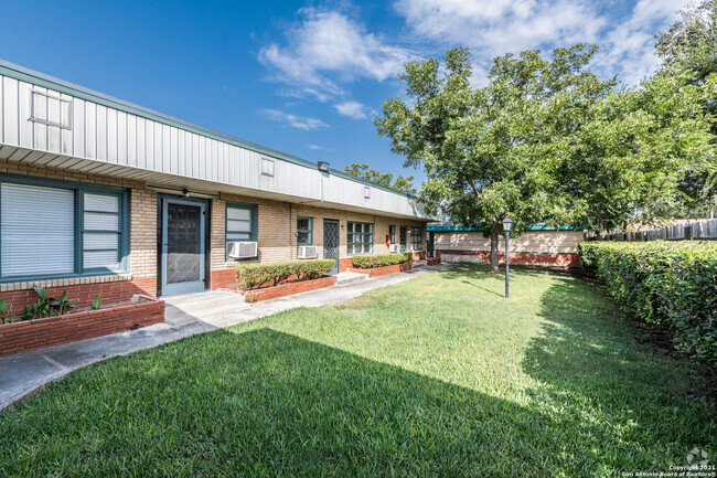 Building Photo - 5539 Randolph Blvd Rental