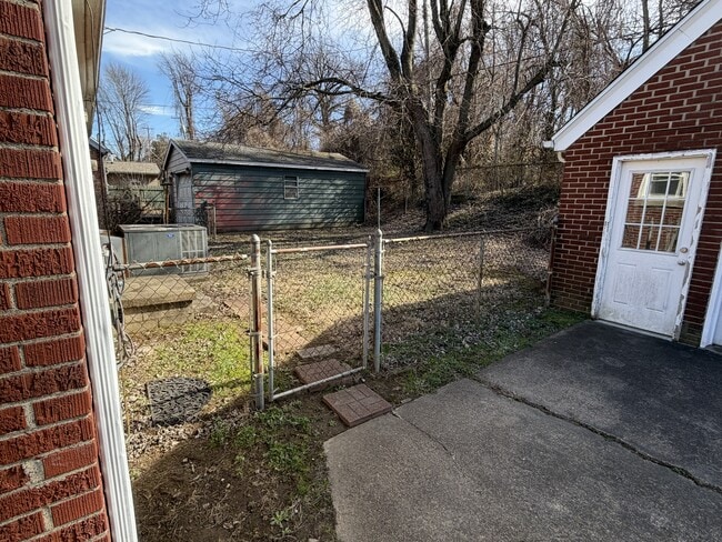 Photo - 1926 E 19th St