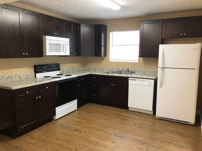 2 bedroom/ 1.5 bath Tomehome - 2 bedroom/ 1.5 bath Tomehome