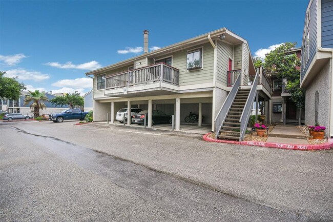 Photo - 2215 Post Rd Unit 2024
