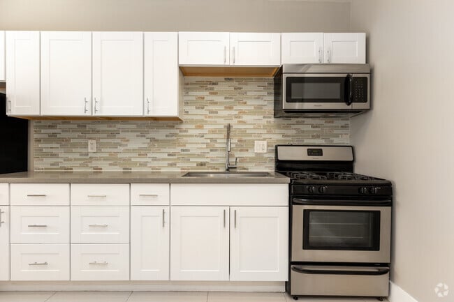 2933 W 8th St - Gorgeous Newly Remodeled One Bedroom and Studios