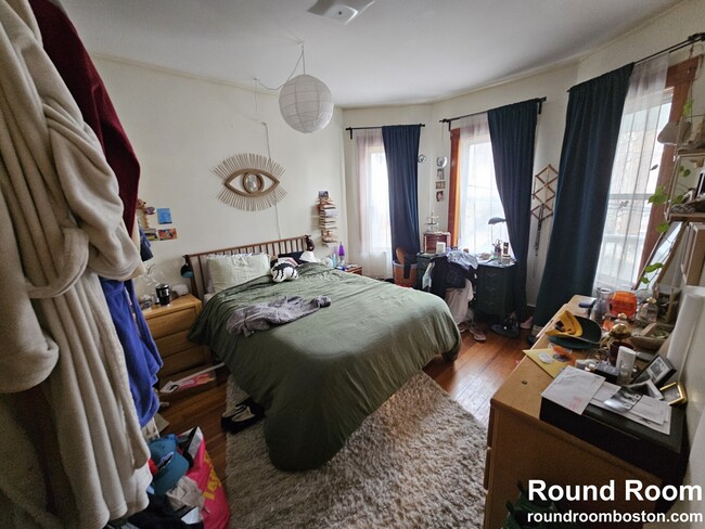 Photo - 346 Faneuil St Unit 2