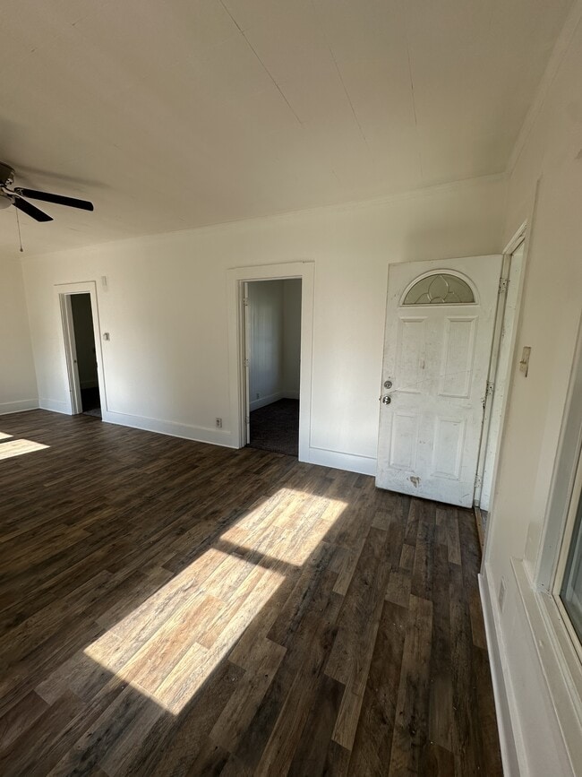 Photo - 1403 W 4th St