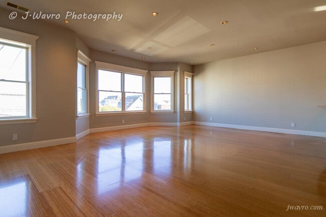 Building Photo - 139 Randall St