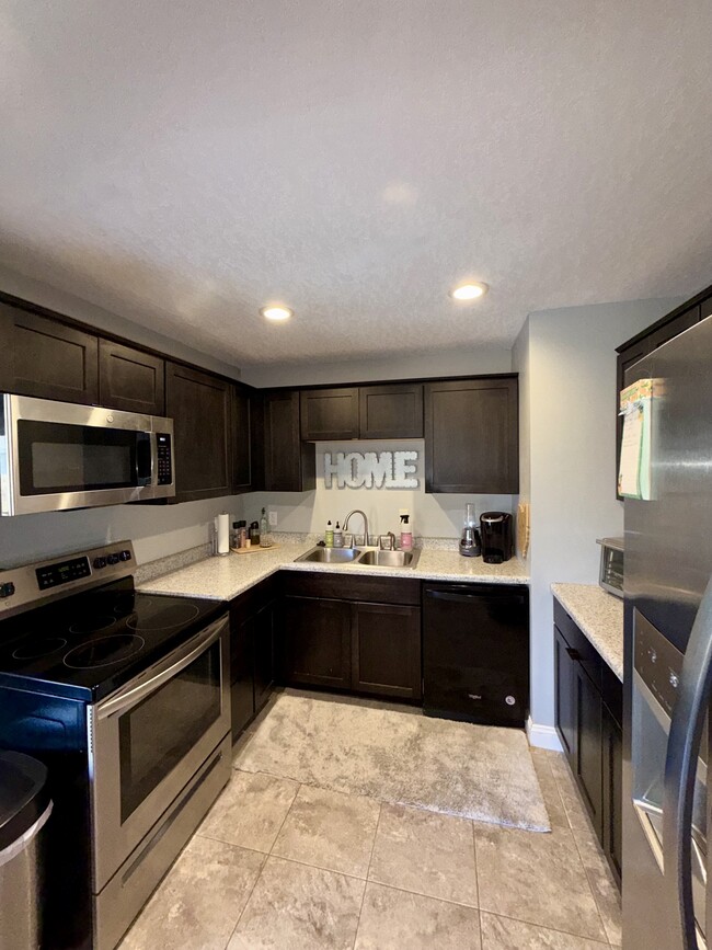Photo - 2727 Greenacre Dr