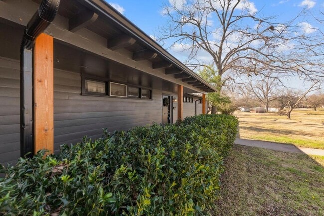 Photo - 419 King Cir