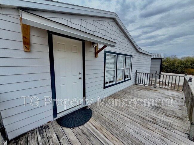 Building Photo - 1760 Freedom Dr