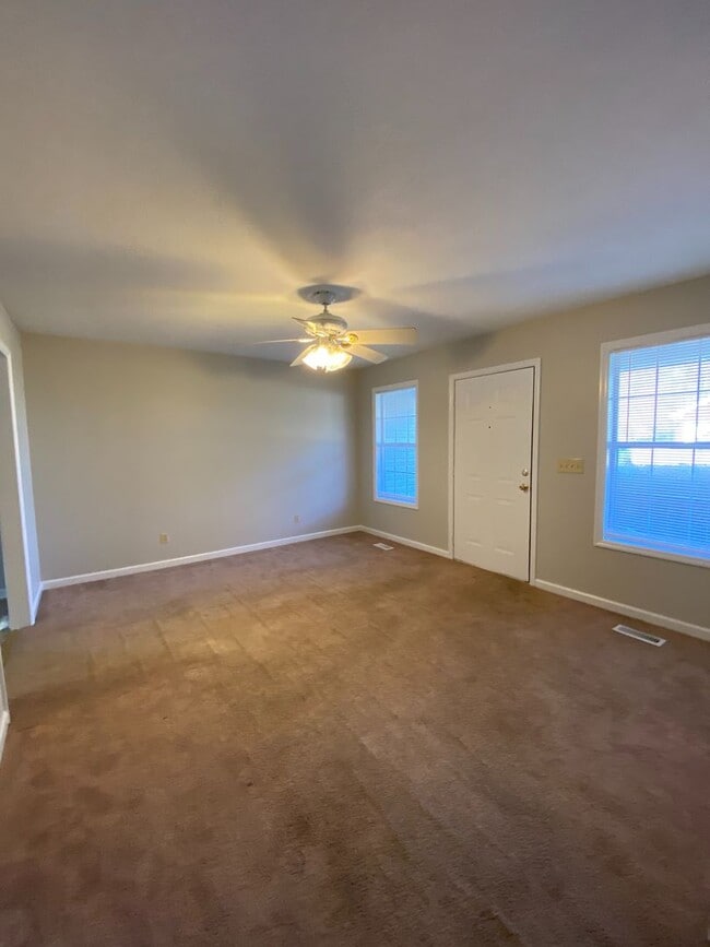 Photo - 81 Eastwood Dr