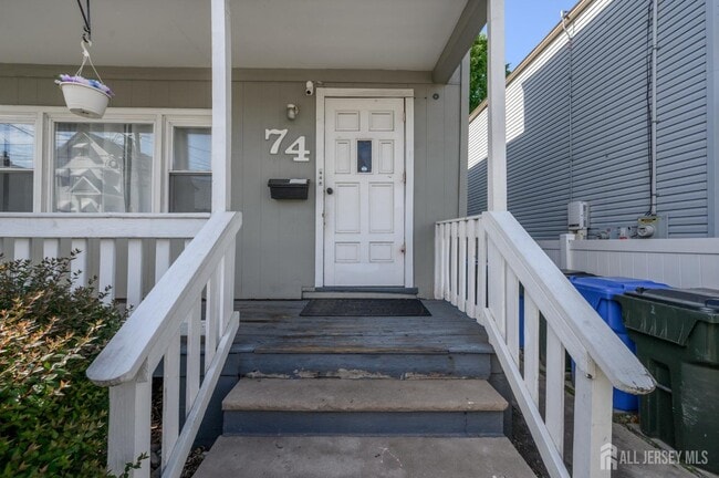 Photo - 74 Albert St