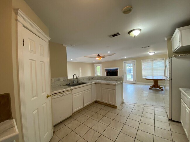Photo - 5842 Berkshire Rd