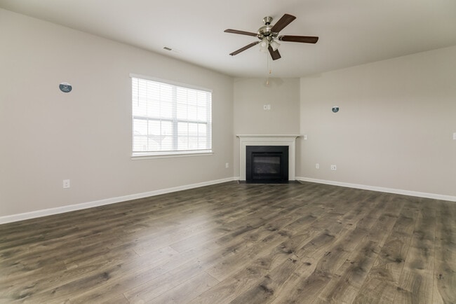 Photo - 695 River Dell Townes Ave.