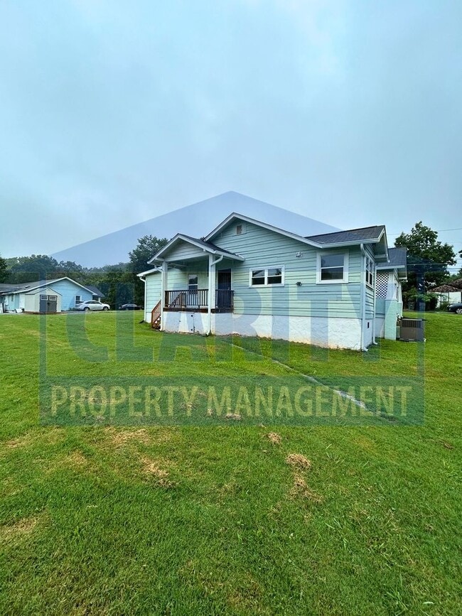 Photo - Three bedroom home in Chattanooga!