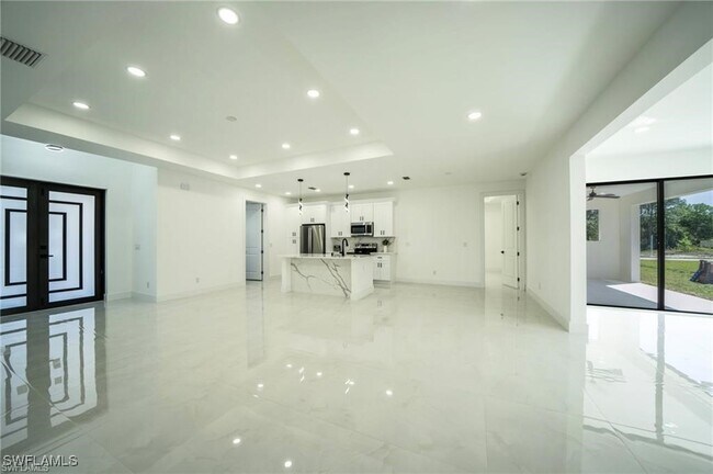 Photo - 3003 52nd St W