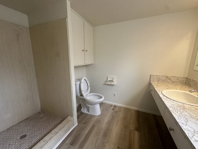 Photo - "Charming 2-Bed Retreat with Fireplace & Modern Comforts in Prescott, AZ!"