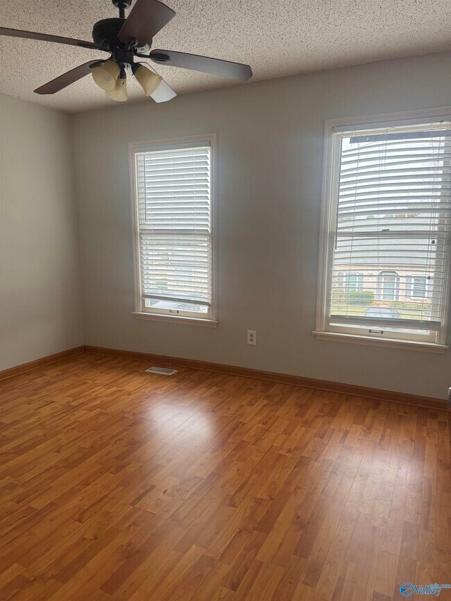 Photo - 210 Marinawoods Dr SE Unit e