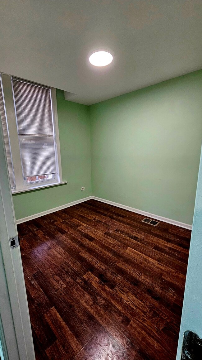 Photo - 3721 S Honore St Unit 1R