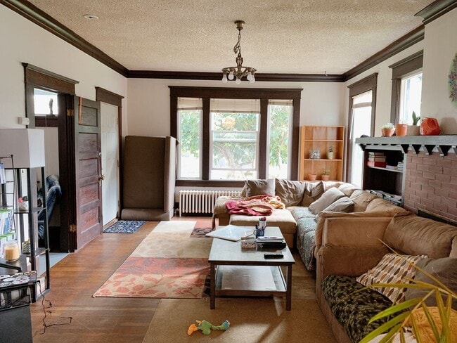 Photo - PRELEASE: 7 bdrm/2 bath in the York Neighborhood!