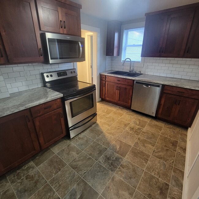 Photo - 242 9th Ave N