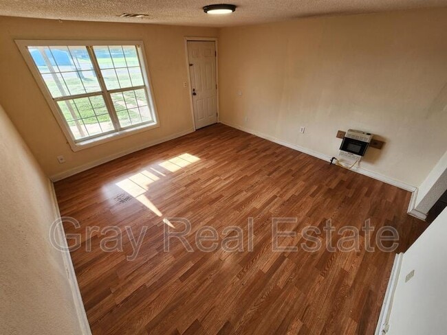 Photo - 400 N Division St