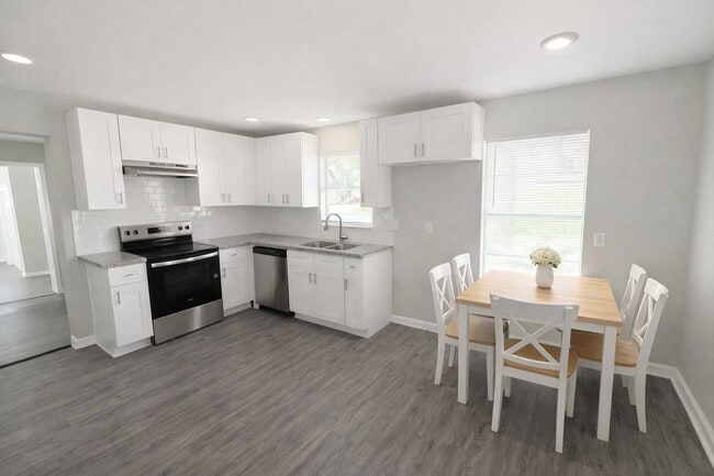 Building Photo - 3700 4th St