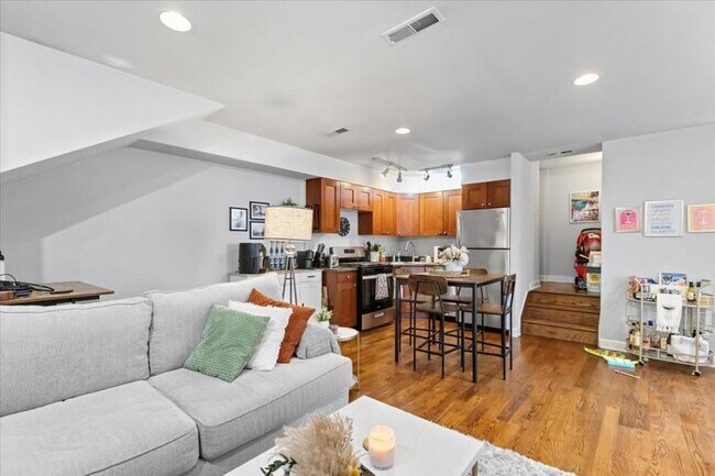 Photo - 2 bedroom in Chicago IL 60642 Unit 1F