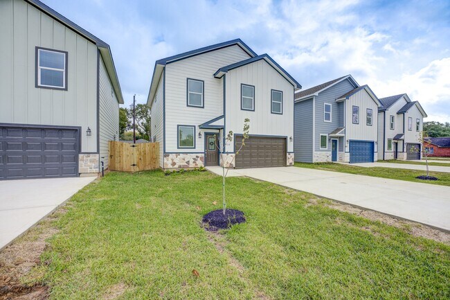 Photo - 410 N 4th St