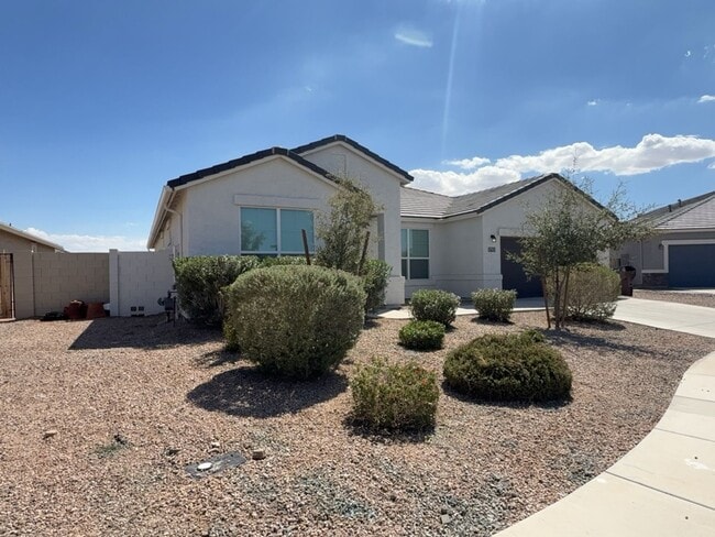 Building Photo - Single Family Home 3bedroom 2.5 baths