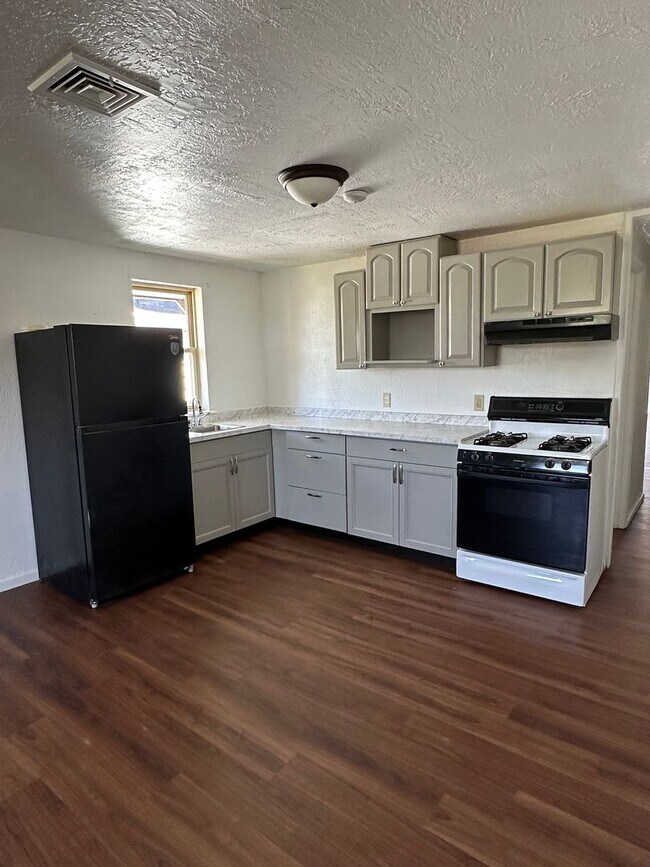 Photo - 717 E Clarke Ave Unidad 2nd Floor