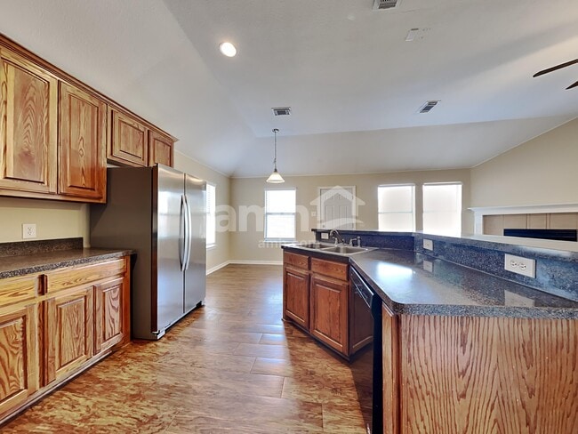 Photo - 213 Rawhide St