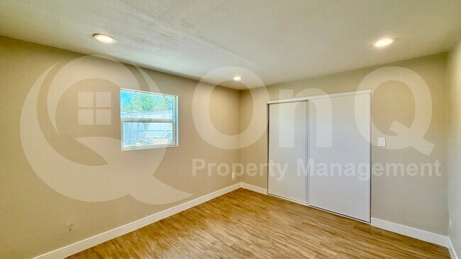 Photo - 231 S 1st St