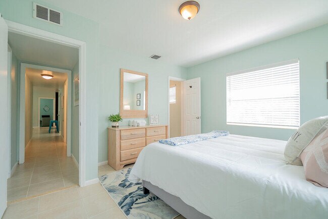 Photo - 1424 Willow Rd