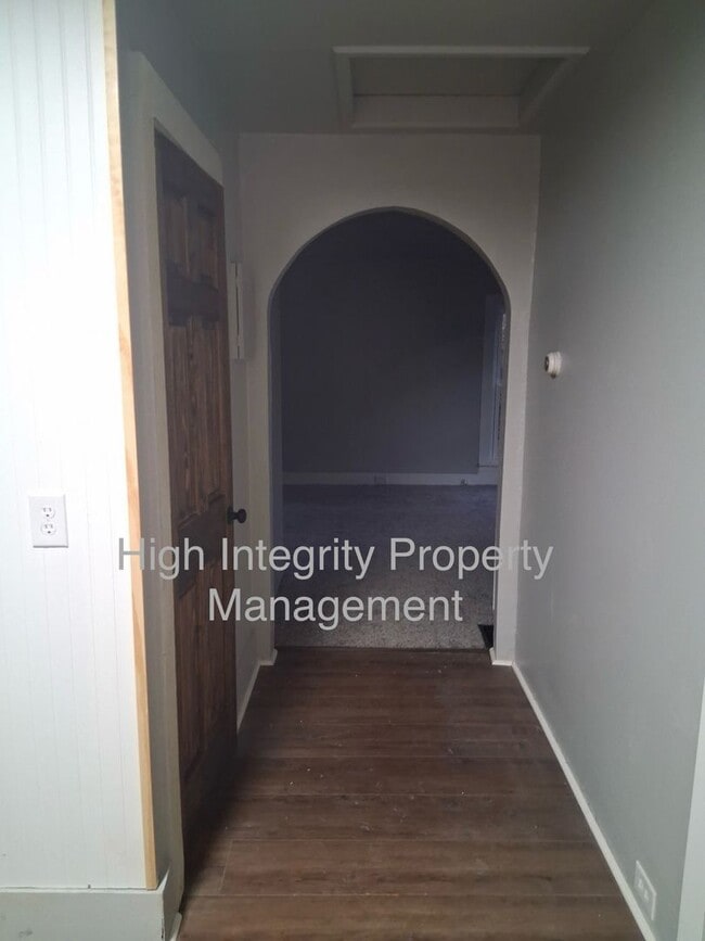 Photo - 212 Crete Ave Unit Apt B