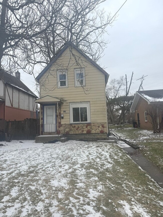 Building Photo - 426 Calumet Blvd