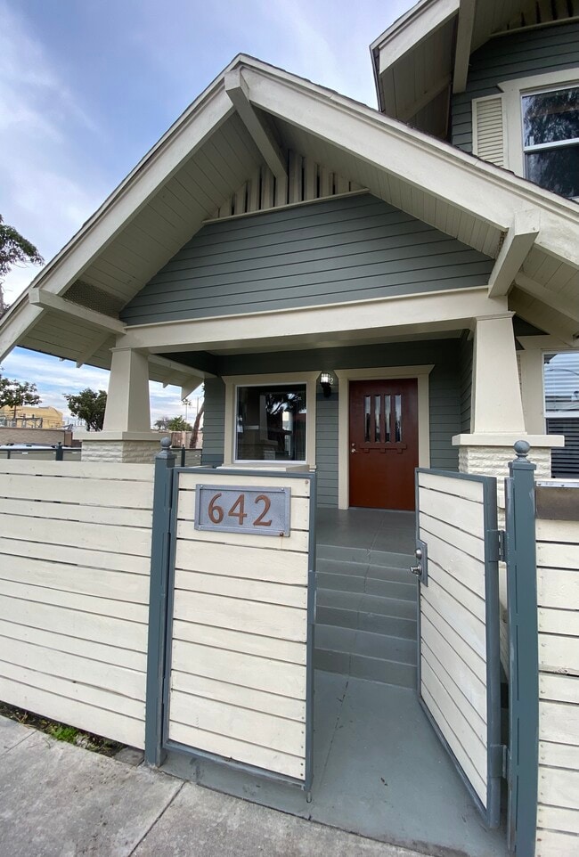 Lower Unit Entrance - 642 E 10th St House Unit A
