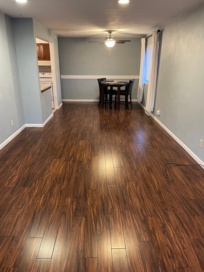 1121 E Kingman Ave Townhome For Rent in Peoria Heights, IL