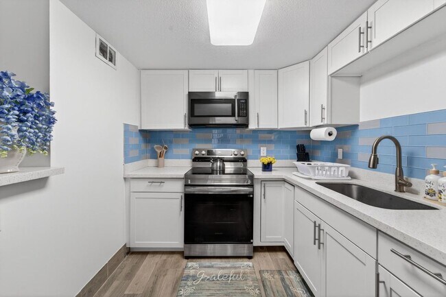 Photo - 801 Andrews Ave