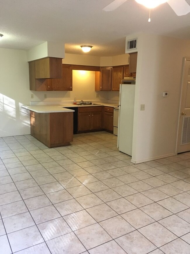 Photo - 73 W 16th Pl Unidad 73A