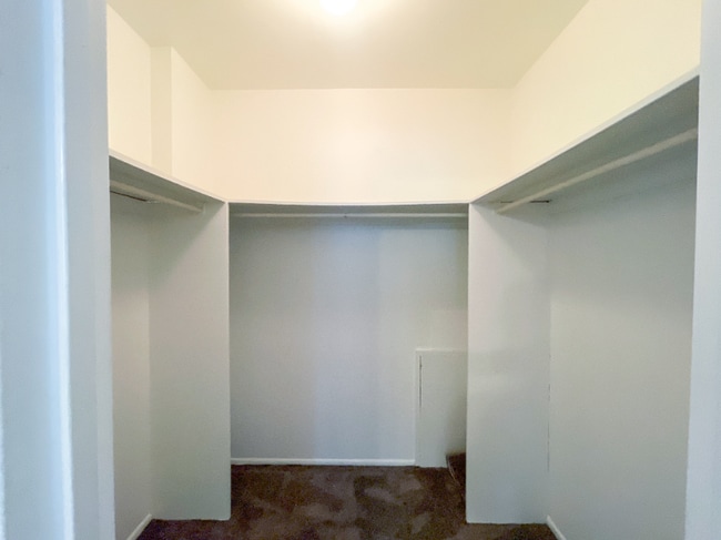 Photo - 46 Township Line Rd Unidad 209