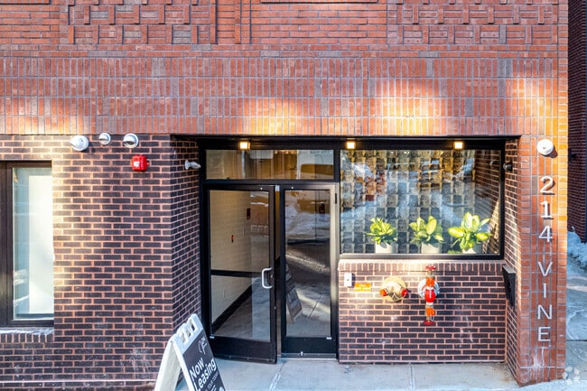 214 Vine St - Entrance - 214 Vine
