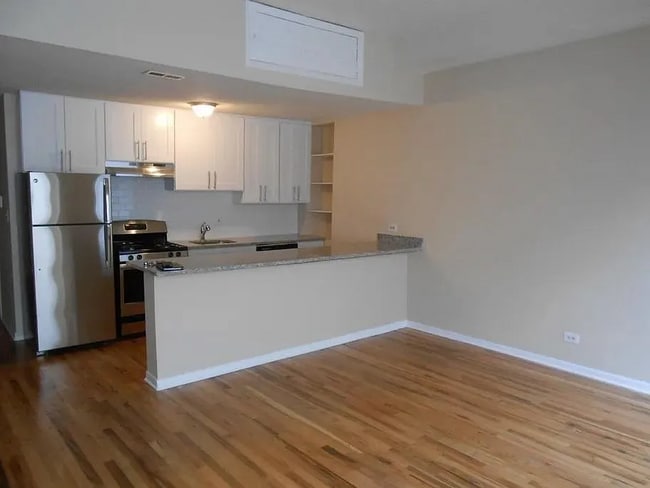 Photo - 2523 N Lincoln Ave Unidad 2C