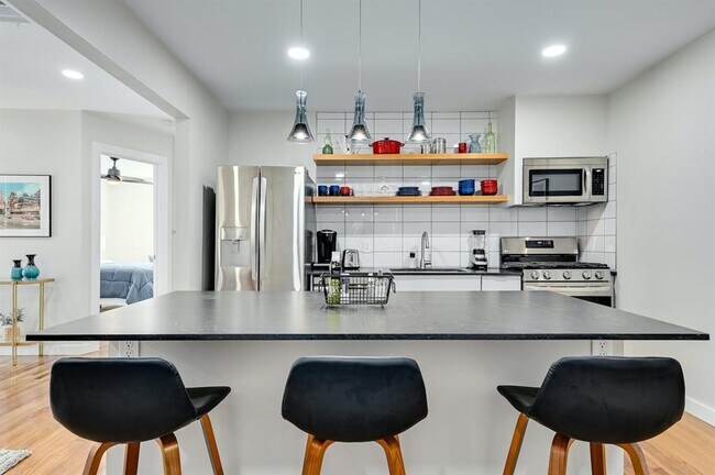 Photo - 619 Brentwood St