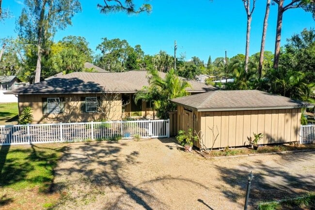 Photo - 2301 Kalin Ln