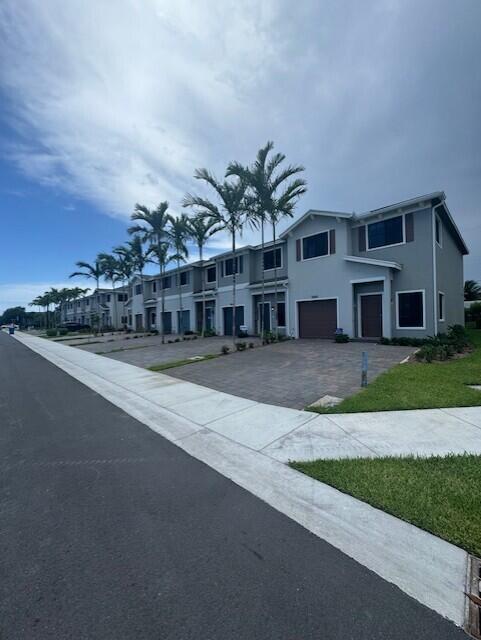 Photo - 5040 Elderberry St